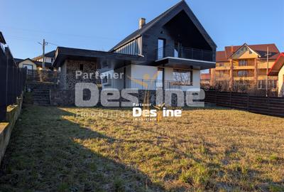 Casă individuală cu 7 camere în Bucium