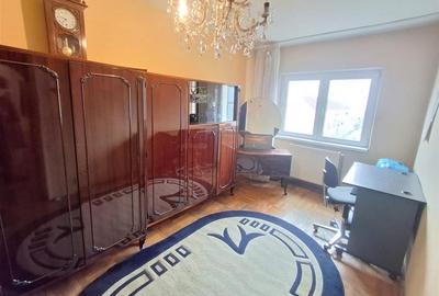 Apartament 3 camere decomandat si balcon Vasile Aaron - 6