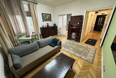Apartament cu 4 camere decomandat în Central