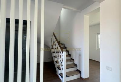 Casă individuală cu 4 camere în Vidra