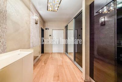 Vedere Frontala la Mare si Plaja la Picioare - Apartament cu Parcare Privata - 15