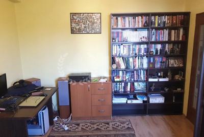 Apartament cu 2 camere semidecomandat, mobilat în Semicentral