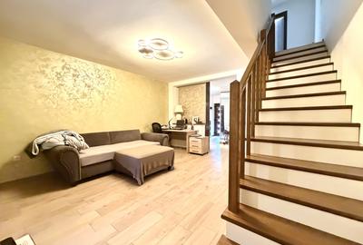 Casă cu 4 camere în Dumbrăvița