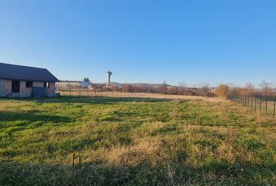 Vand teren situat in localitatea Cristian, pe strada II, - 6