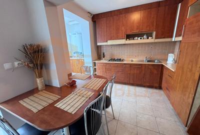 Apartament cu 3 camere decomandat, mobilat în Ultracentral