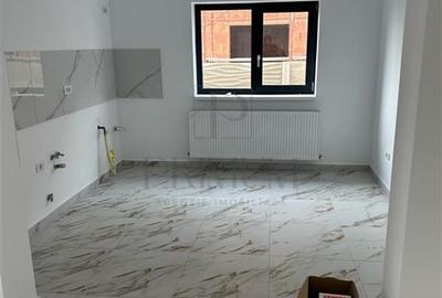 Duplex spatios - bucatarie inchisa - zona linistita - teren 375 mp - 12