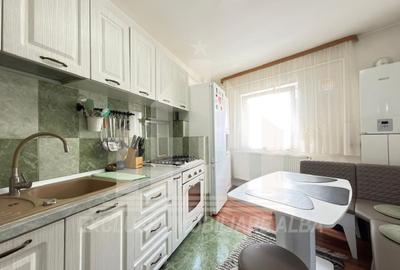 Apartament cu 2 camere decomandat, mobilat în Cetate
