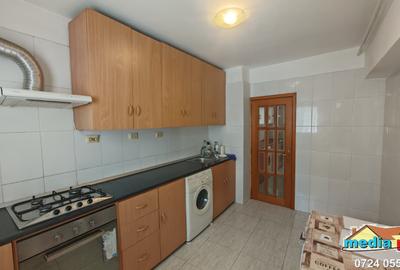 Apartament 2 camere decomandat, Micro 21, etaj 6/8, balcon generos, 56 mp - 2