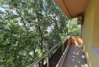 Apartament cu 2 camere decomandat în Băneasa