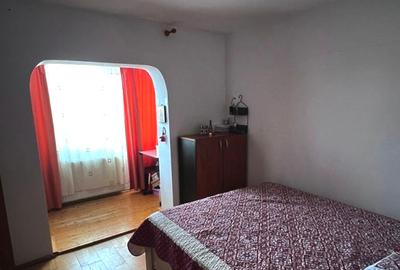 Apartament cu 4 camere decomandat, mobilat în Răcădău