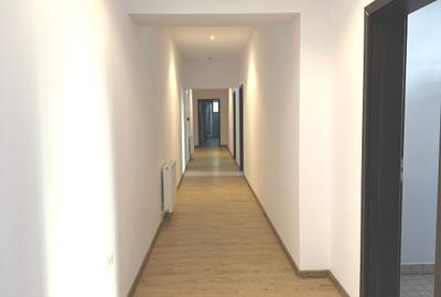 Clădire renovată, pretabilă pentru hotel, pensiune, retreat, centru, etc - 6