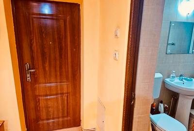 Garsoniera Mall Vitan, 10 minute de metrou, mobilată si utilată complet, libera - 6