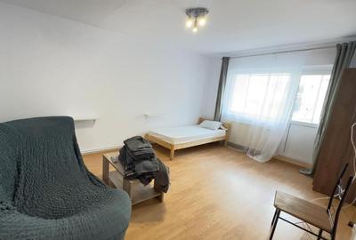 Apartament 3 camere decomandat intrare Răcădău, Str. Carpați - 1