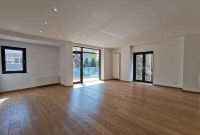 Apartament cu 4 camere decomandat, mobilat în Kiseleff