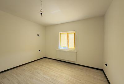 Duplex despartit prin camera tehnica, 3 camere - Beregsau Mare - 14
