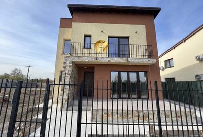 Casă individuală cu 4 camere în Odăi