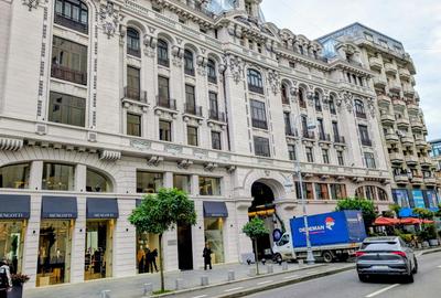 Pasajul Victoriei-strada cu umbrele,zona turistica,ultracentral,pretabil airbnb - 1