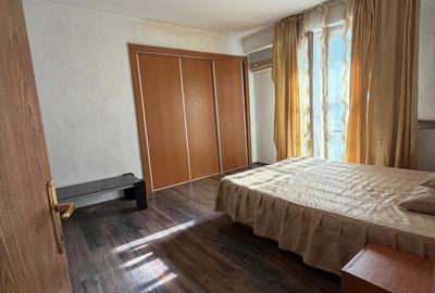 Garsonieră decomandată în P-ța Romană