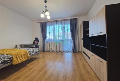 Garsonieră decomandată în Tractorul