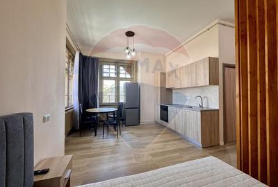De închiriat - Garsonieră în vilă veche, zona Piața Cipariu - 1
