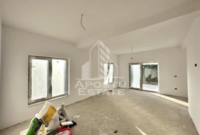 Jumatate de duplex cu 5 camere de vanzare, despartit, Dumbravita - 3