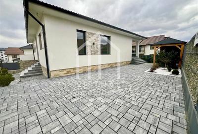 Casa individuala superba in Selimbar- 4 camere, 2 bai, garaj, terasa - 8