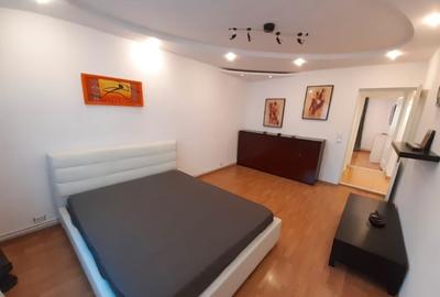 INCHIRIEZ  apartament  2  camere dec. ,recent renovat, zona Centrala