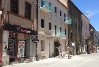 SPAȚIU COMERCIAL ULTRACENTRAL , pietonala ,clădire istorică ,complet  renovata - 3