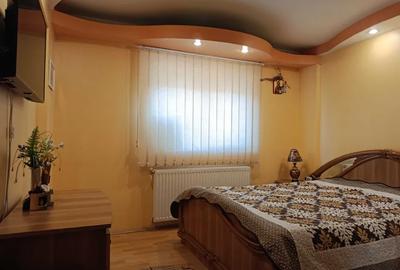 Apartament trei camere - 78 mp - zona Pompieri - 1