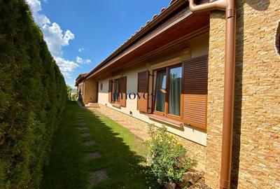 Casa de Vacanta de Vanzare la Lac Apa - 4 Dormitoare, Living + Bucatarie Open Sp - 1