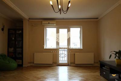 Apartament cu 3 camere semidecomandat, mobilat în Armeneasca