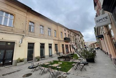 Ap 2 cam, 62 mp –ultracentral(str Aurel Lazar), lângă pietonala Oradea - 1