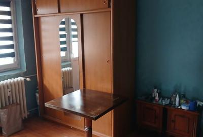 Apartament cu 3 camere decomandat în 13 Septembrie