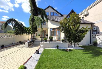 Casă individuală cu 7 camere în Central