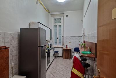 Piata Unirii, Mitropolie, 10 minute metrou, vila deosebita, strada Profesorilor, - 26