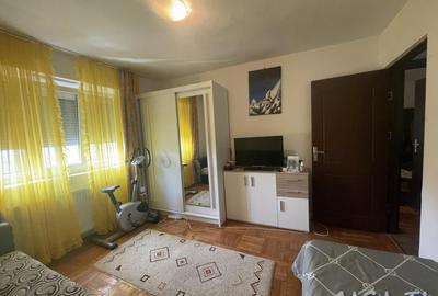 Apartament 3 Camere, Etaj 4, Strada Aleea Teilor - 7