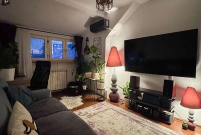 Apartament 2 camere - Domenii, etaj 2/2, centrala noua, curte, boxă, pod. - 2