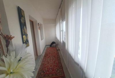 Apartament 3 camere, situat in Targu Jiu, str Victoriei (Ultracentral) - 13