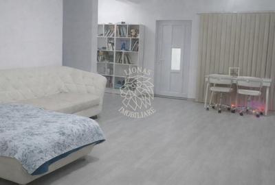 Casa 4 camere 154 mp-teren 600 mp-panorama spre oras-Zona La Soare - 1