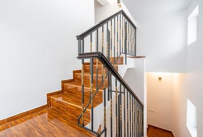 Vilă stradală Iancu Nicolae – 252 mp, ideală birouri/clinică, curte și parcare . - 11