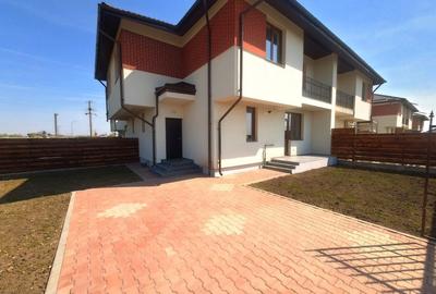 Casă cu 4 camere în Haliu