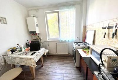Inchiriere apartament 2 camere, decomandat etajul 2 zona Mazepa 1 - 3