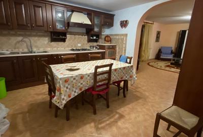 Casă individuală cu 5 camere în Exterior Nord