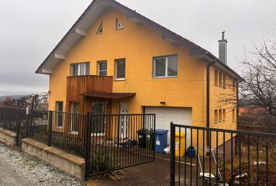 Casă individuală cu 3 camere în Centura