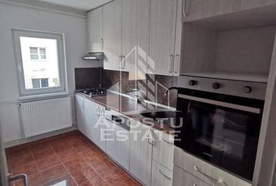 Apartament cu 3 camere, 2balcoane,2 bai, complex, centrala proprie,AC - 1