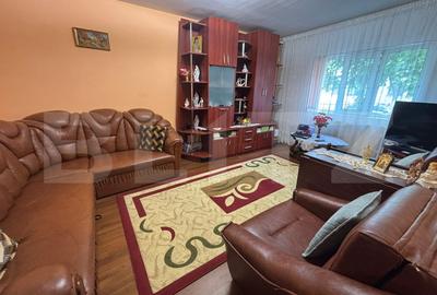 Apartament cu 2 camere decomandat, mobilat în Nicolina