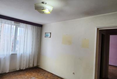Apartament 2 camere b-dul Victoriei, etaj 4/8, insorit, priveliste peisagistică - 1
