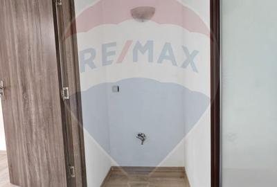 Apartament cu 4 camere de vânzare in zona centrala - 14