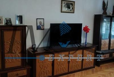 Apartament 3 camere decomandat zona Kaufland Cetate - 2