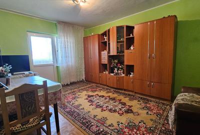 Apartament 2 camere Judetean-lic Informatica,decomandat,125000 Euro - 1